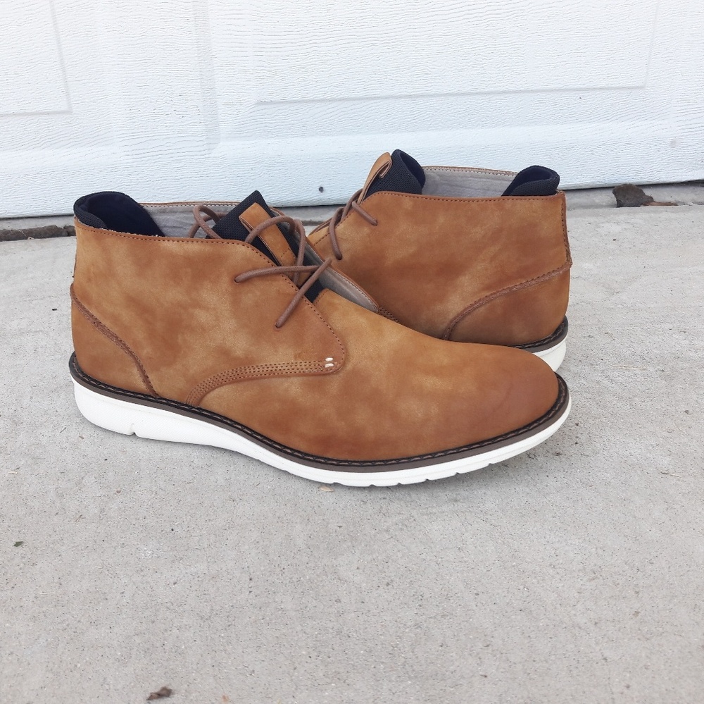 Kenneth Cole - Picture 1 of 3